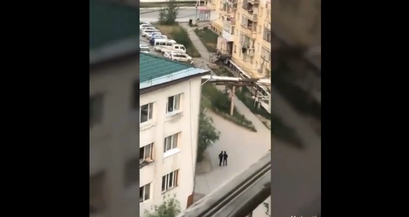 The detainee ran away from the police officer - Yakutsk, The escape, Escaped, Police, Video