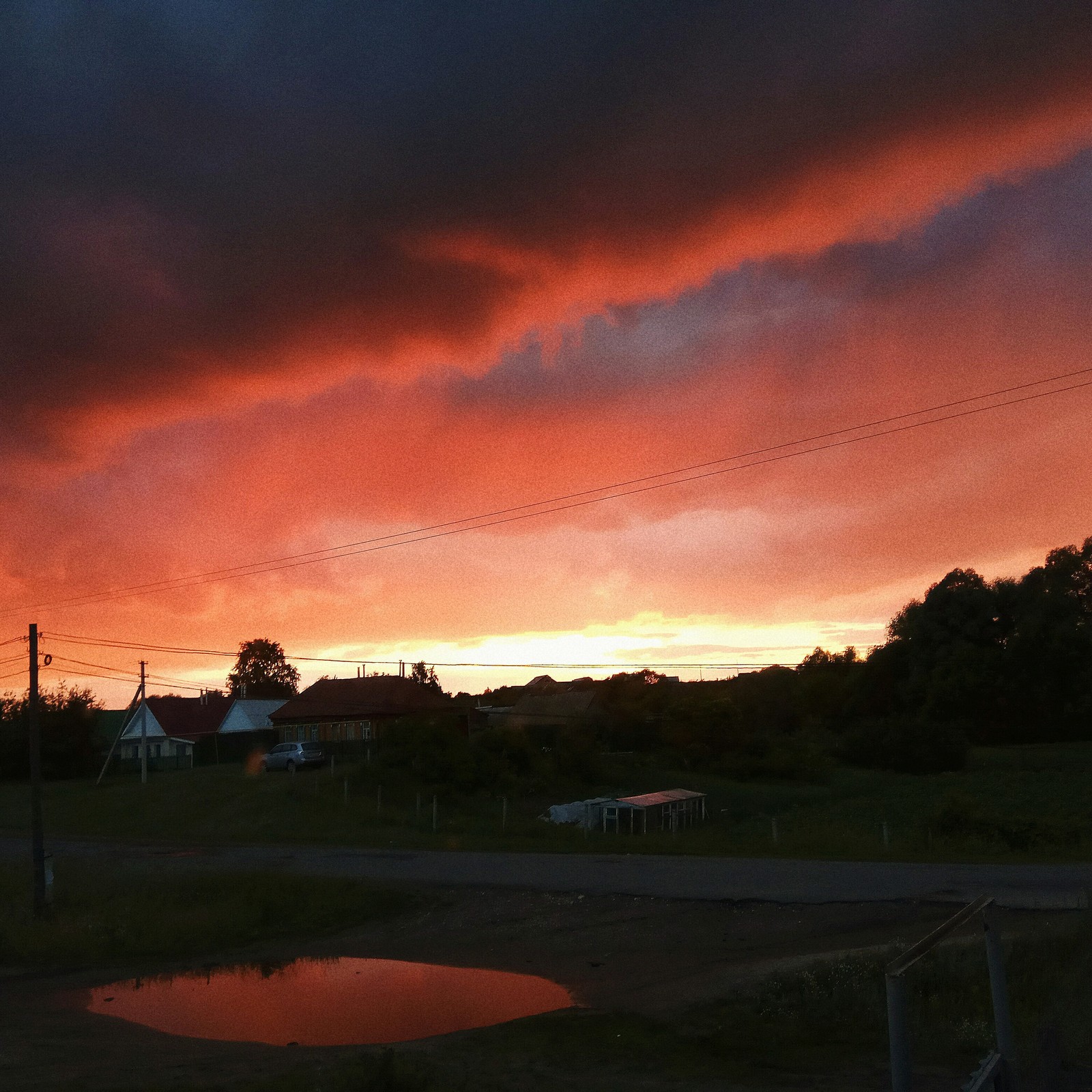 30 minutes difference, a bit hellish atmosphere - My, Nature, Battle of sunsets, No filters