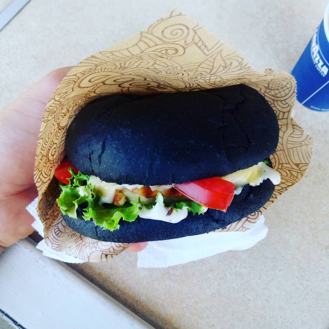 What color is this burger? - Question, Mystery, Dispute