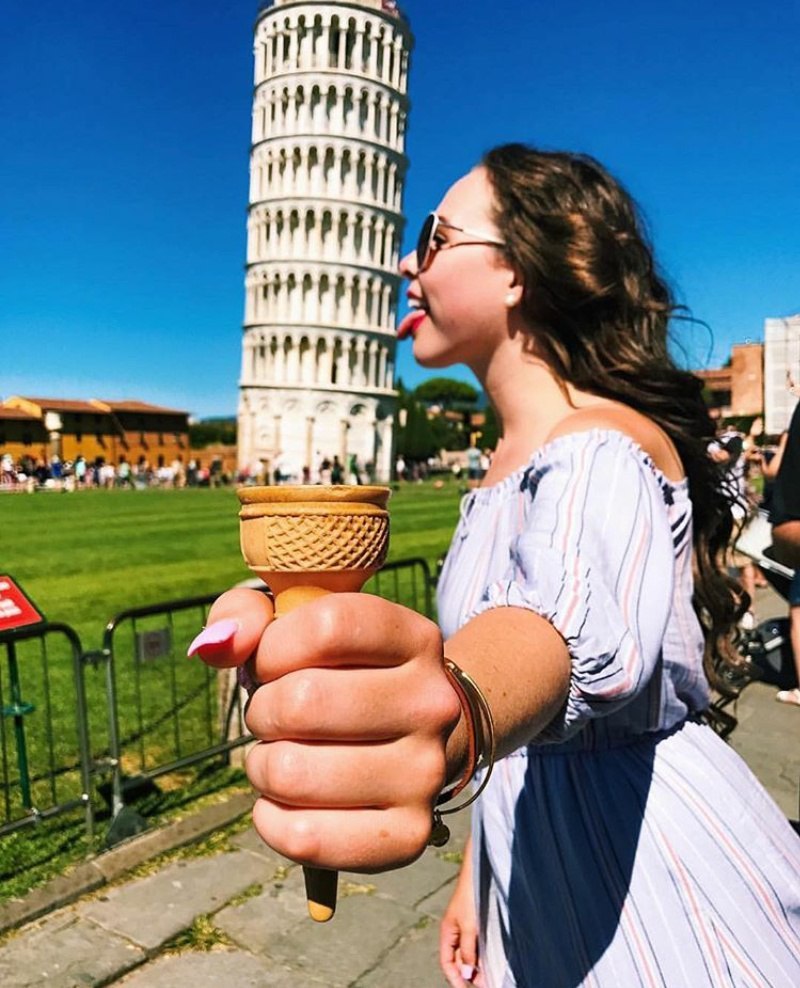 Holds tongue - Leaning tower of pisa, Ice cream