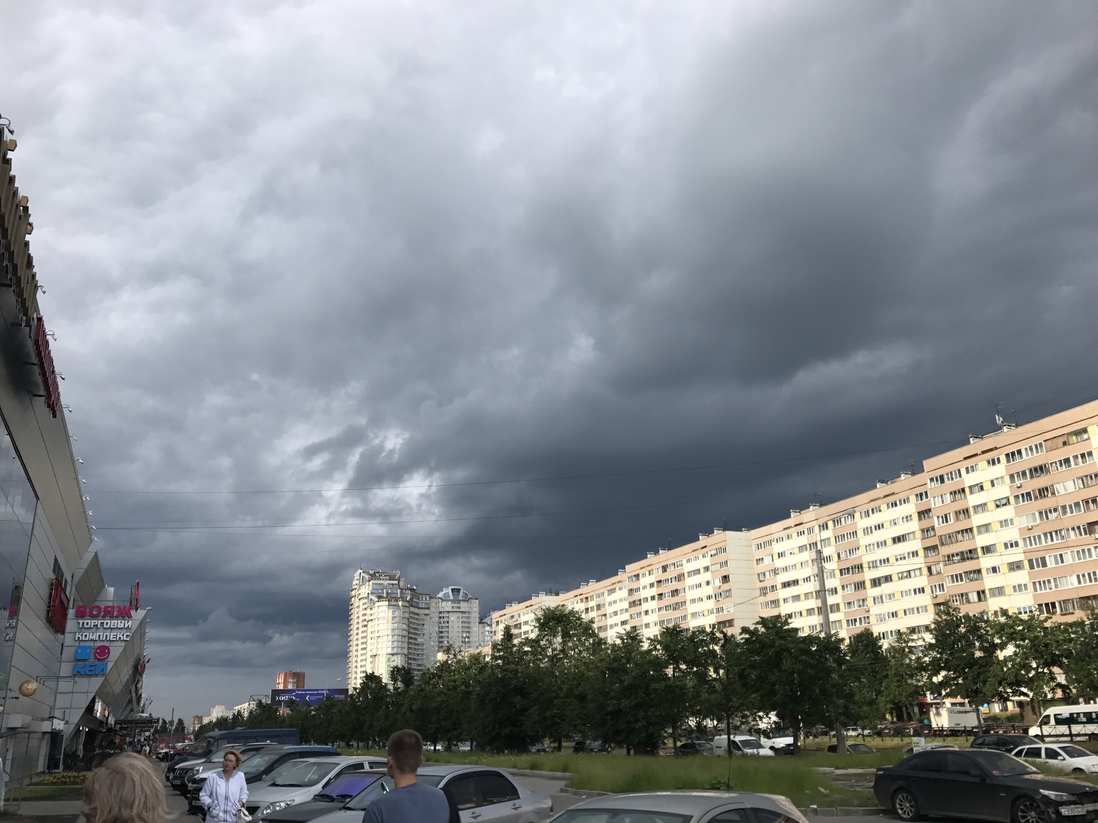 The usual evening sky in St. Petersburg. - My, Saint Petersburg, Sky, The clouds, Rain, Ozerki