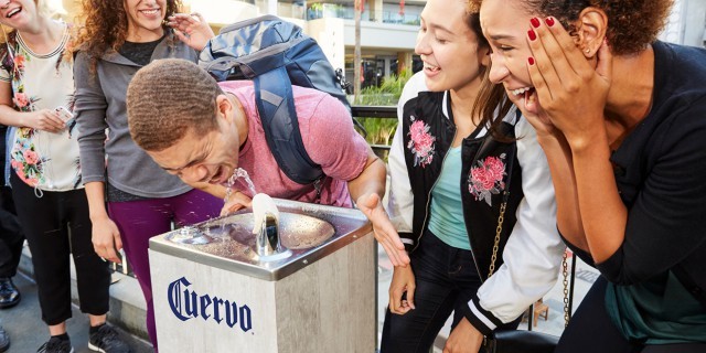 Tequila drinking fountains installed in Los Angeles for one day - Alcohol, Tequila, Fountain, USA, Los Angeles, Tjournal, Promotion, Video