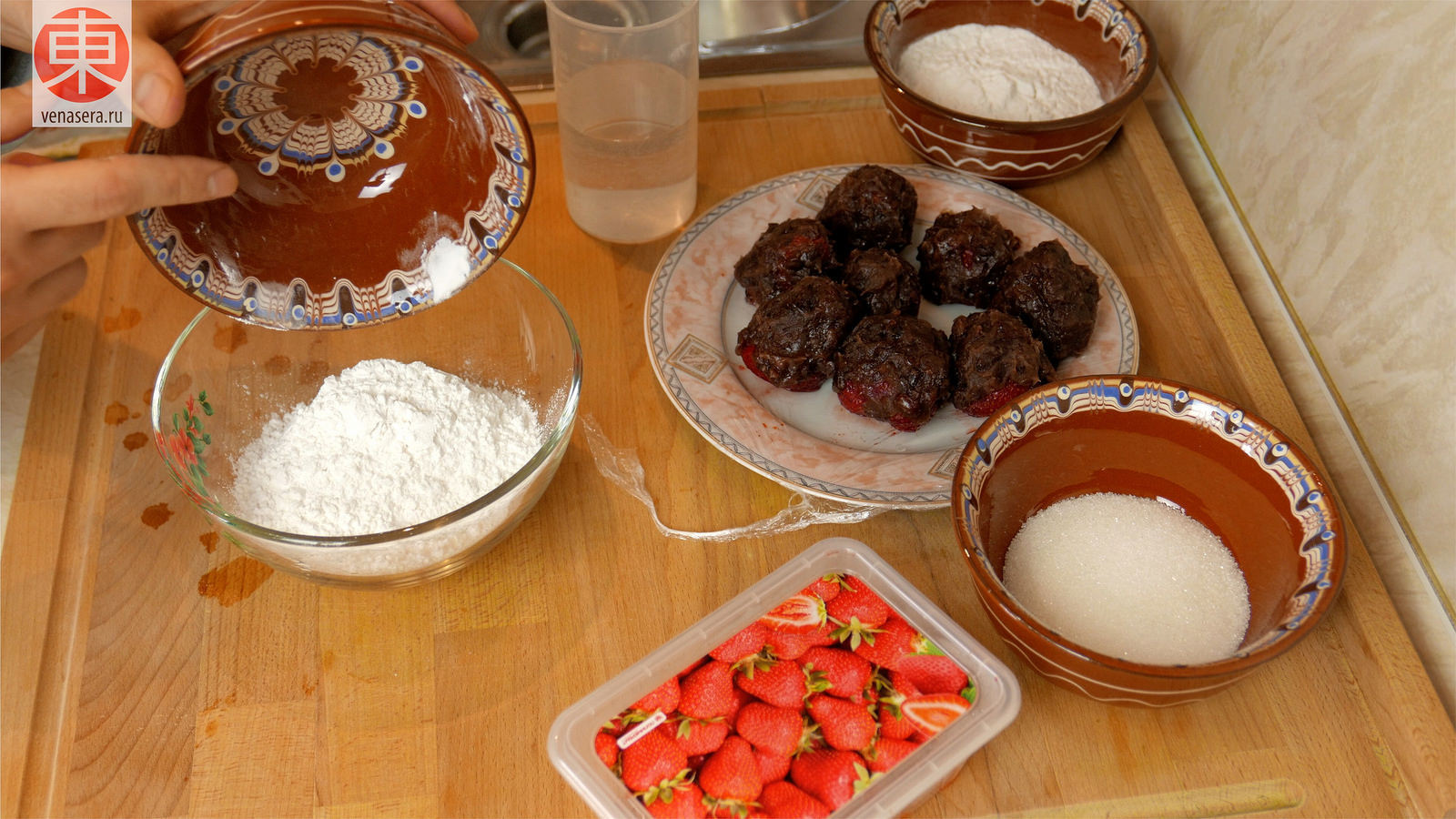 Japanese sweets. Mochi Flatbread with Strawberries (Ichigo Daifuku). - My, Sweets, Japanese food, Asian food, Yummy, Food, Cooking, Fancy food, Video, Longpost