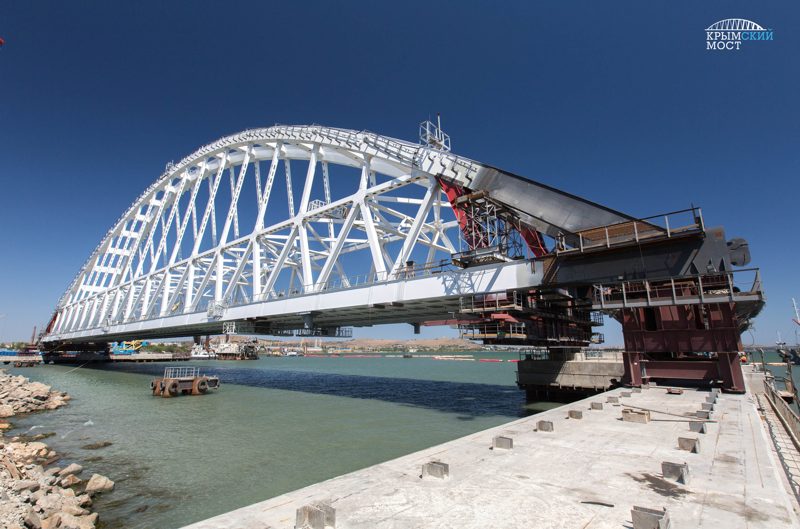 In the meantime: the preparation of the railway arch of the Crimean bridge for loading onto the floating system has begun - Bridge, Crimean bridge, Kerch, Russia, Building, Longpost