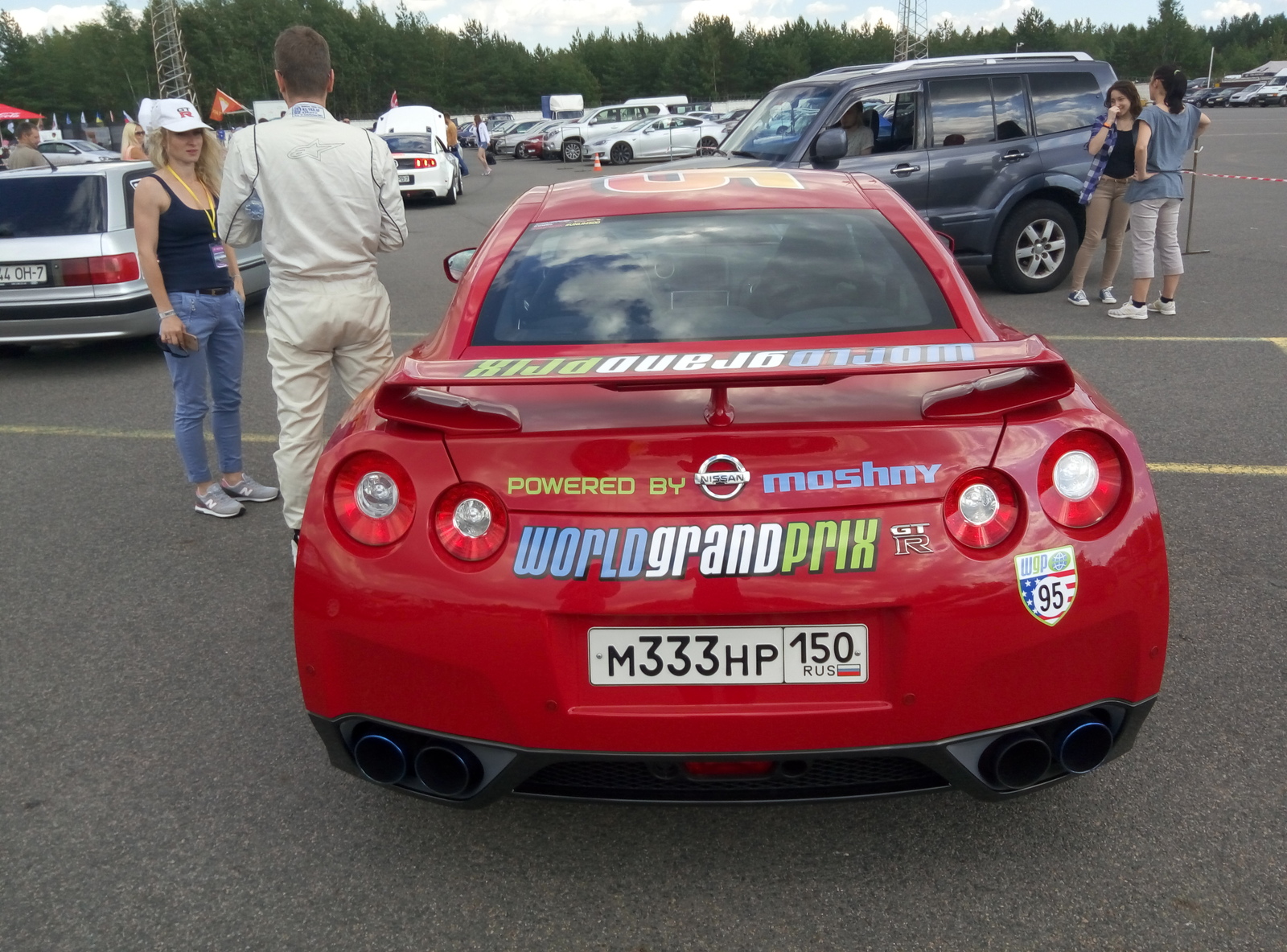 Toyota + parachute VS GTR sexy-ass - , Drag racing, Video, The festival, My, Nissan gt-r