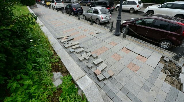 Offensive inscription laid out of the floated paving stones in Vladivostok - Vladivostok, Paving stones, Mat