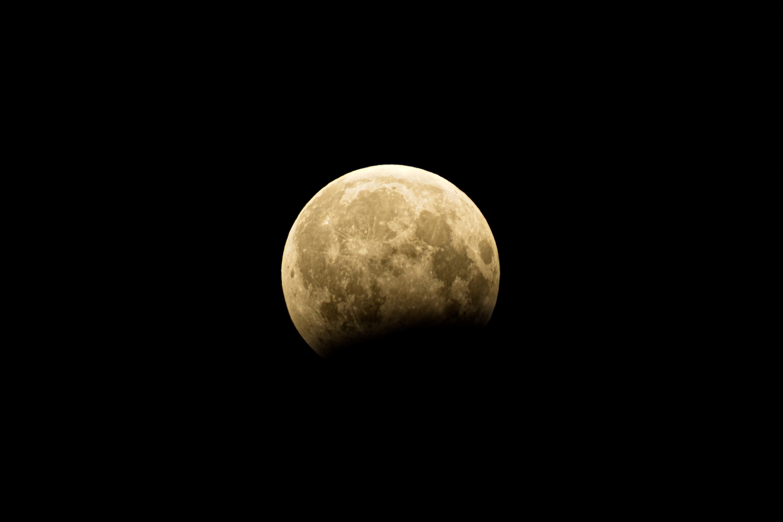 Moon eclipse. - My, Moon eclipse, Photographer, moon, Eclipse