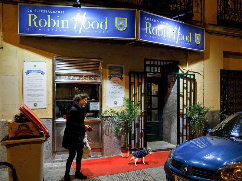 Spanish restaurant Robin Hood charges the rich and feeds the poor for free - , Madrid, , , Kindness, Homeless people