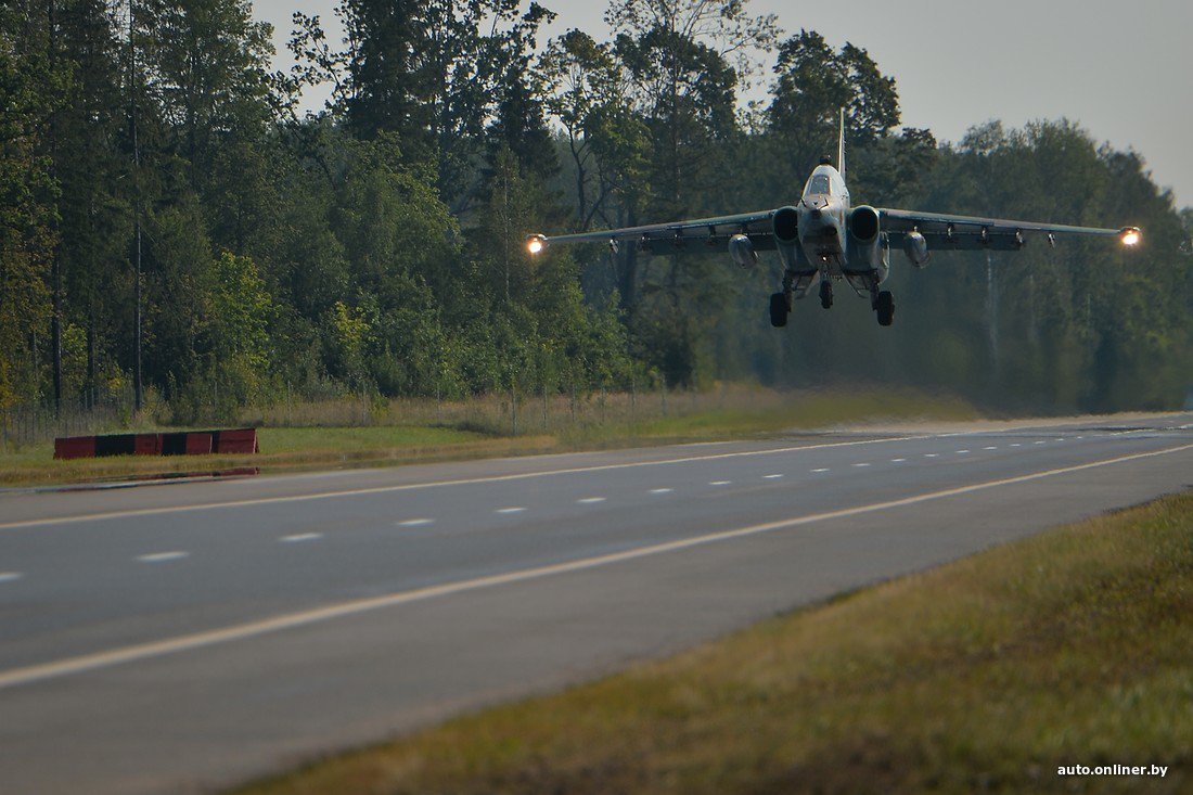 Combat aircraft practiced landing on the Minsk-Mogilev highway for the Zapad-2017 exercise in Belarus - West-2017, , Republic of Belarus, Russia, Army, Longpost, Military training