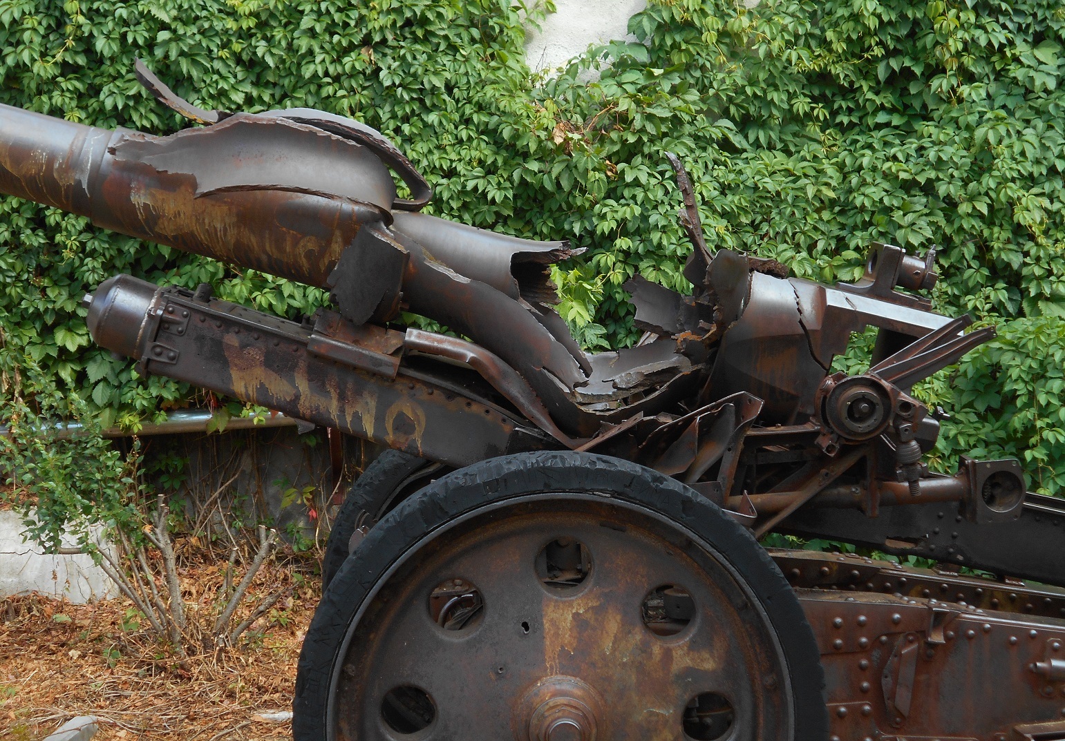 Exploded 150mm howitzer - My, Moscow region, Serpukhov, A gun, Howitzer, Weapon, Military equipment, Museum, The photo, Longpost