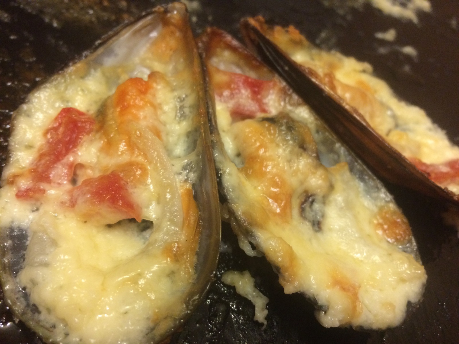 Baked mussels topped with spicy cheese. - My, Mussels, Recipe, Kitchen, Food, Preparation, Yummy, , , Longpost, Juiciness