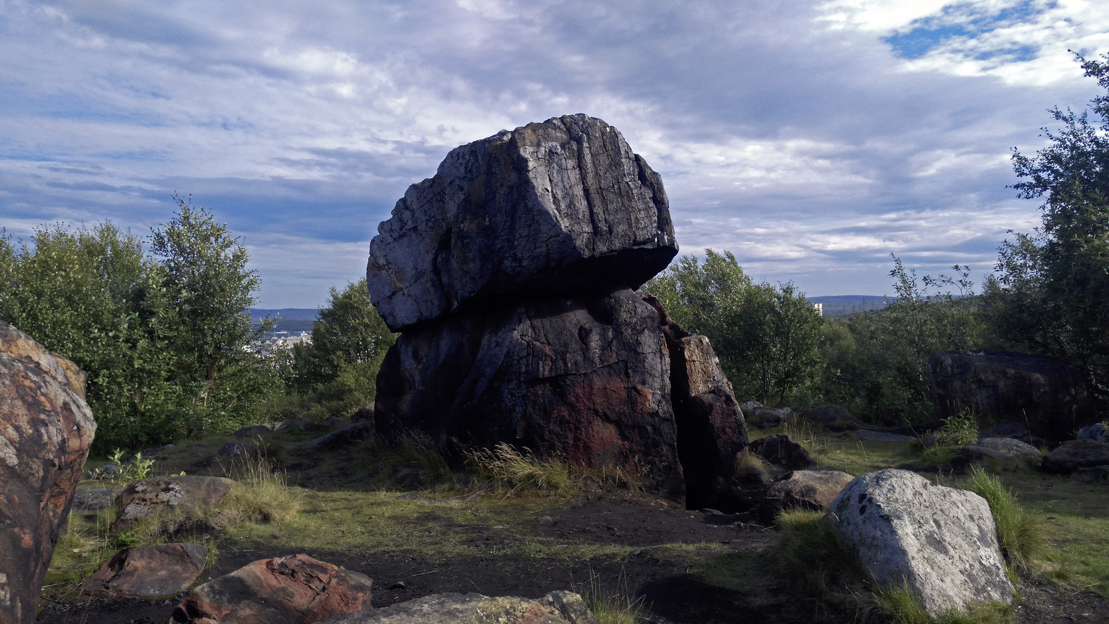 Вороний камень на чудском озере фото