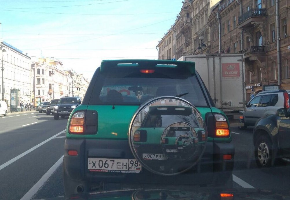 Spare wheel recursion 110 lvl - Saint Petersburg, Car, Recursion, Optical illusions