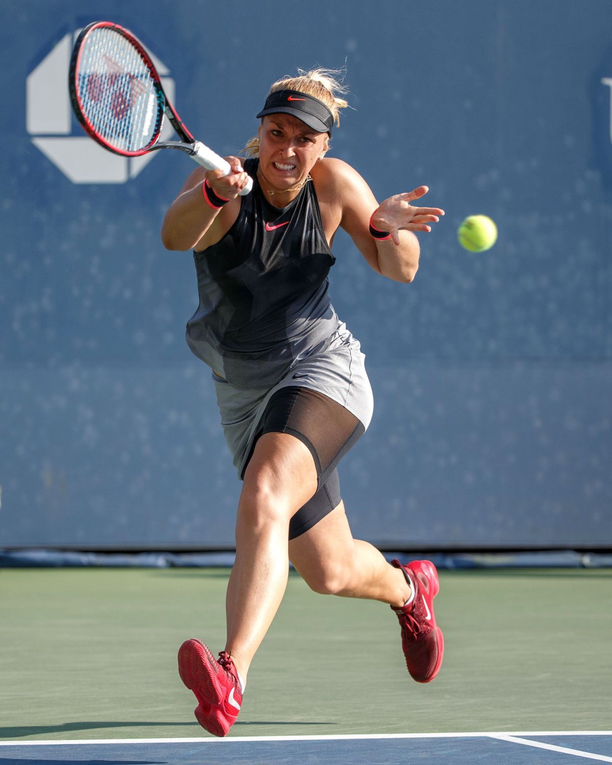 Girls and Balls US Open Tennis Championships 08/30/2017 - Tennis, Longpost, The photo