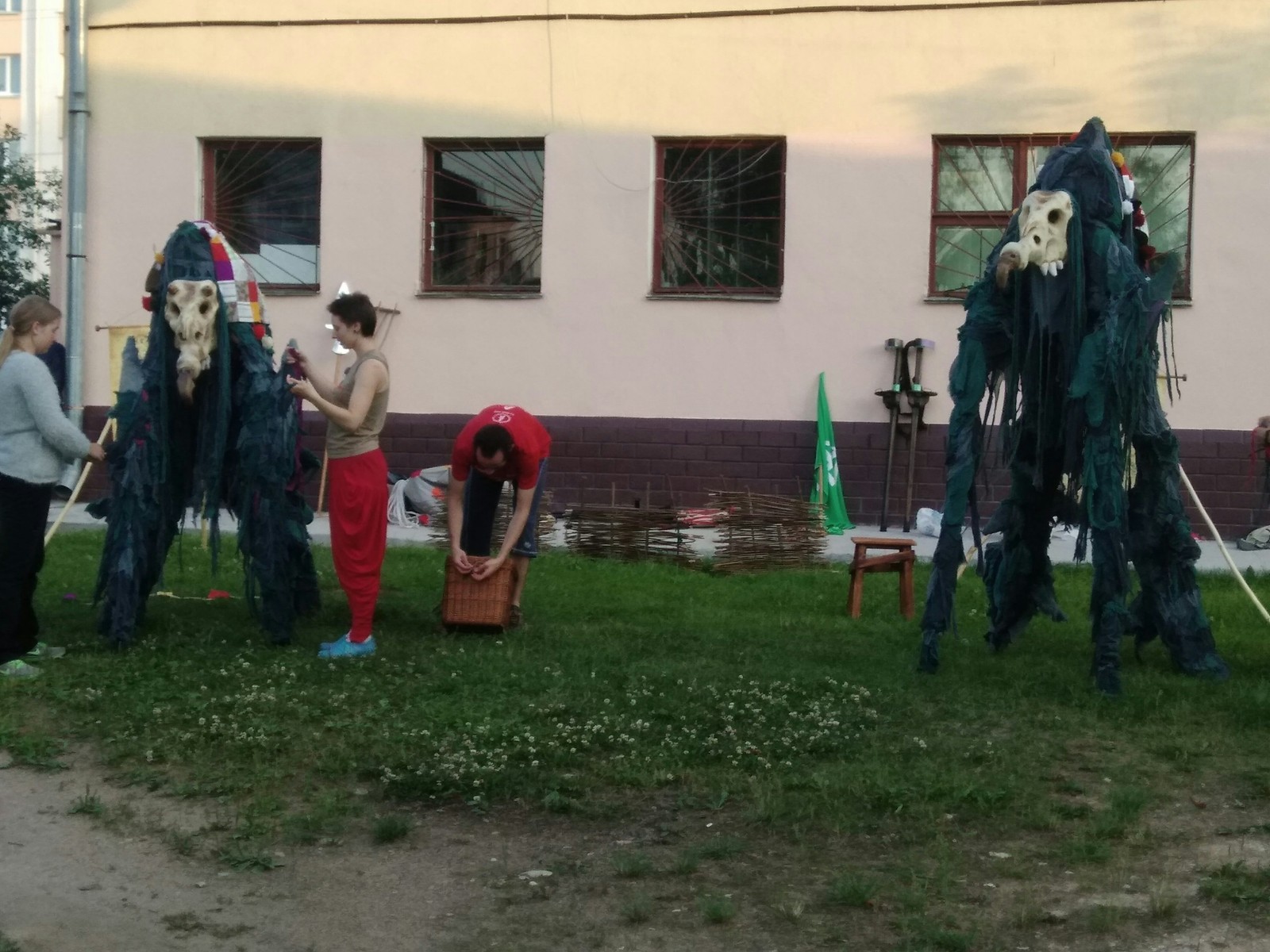 Stilts at a children's party - Masquerade, Japan, Stilts, Costume, Crazy Max, Mythology, Longpost