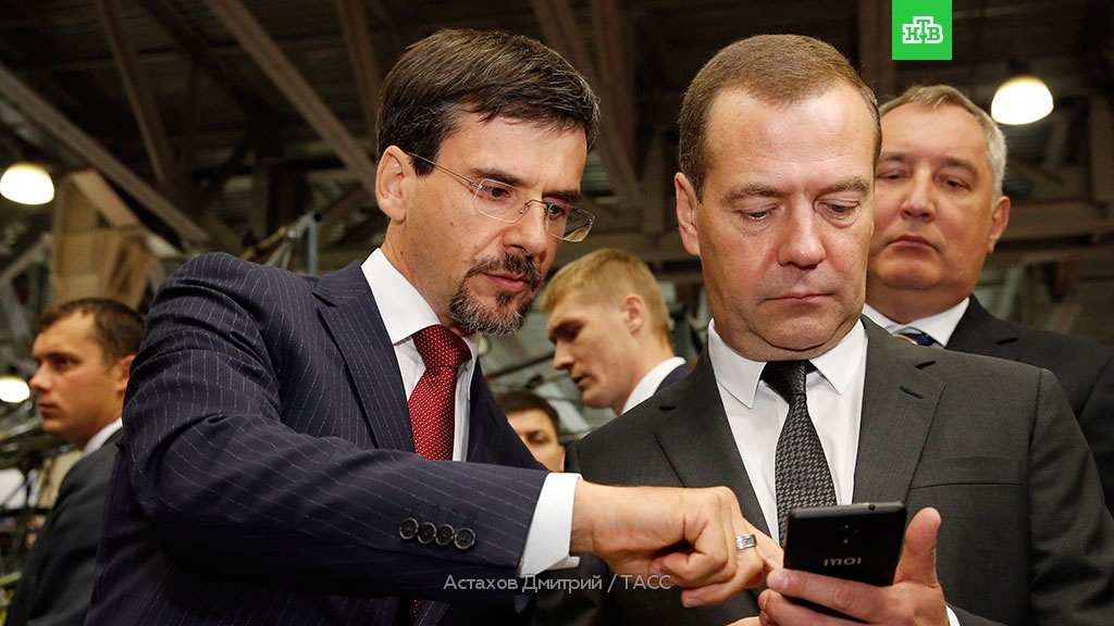 Medvedev and iPhone - Dmitry Medvedev, iPhone, Russia