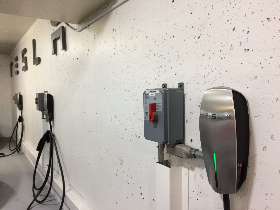 A new type of charging stations from Tesla. - Tesla, Electric car, Recharging, Electricity, Net, Elon Musk, USA, Road, Longpost