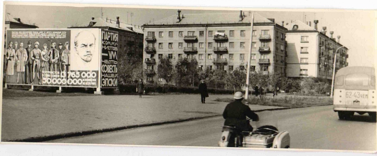 КЛУБ ИСТОРИЯ МАГНИТОГОРСКА. МАГНИТКА ПРЕКРАСНА В ЧЕРНО БЕЛЫХ ТОНАХ - Магнитогорск, Магнитка, Клуб история магнитогорска, Старое фото, Кинотеатр, Улица, Реальная история из жизни, Длиннопост