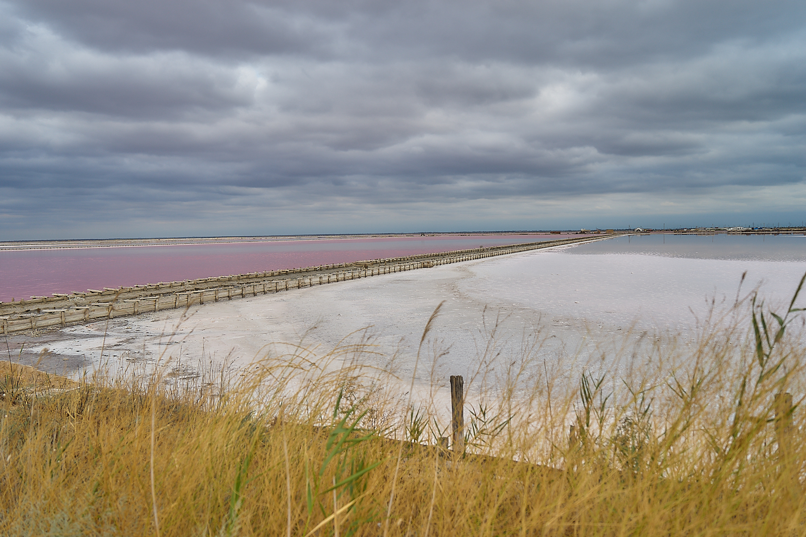 Salt is mined here. Salt lakes near the city of Saki (Crimea). Some species are simply Martian). Shot on Sony A7, 24-70/4 ZA - My, Longpost, Landscape, Sony