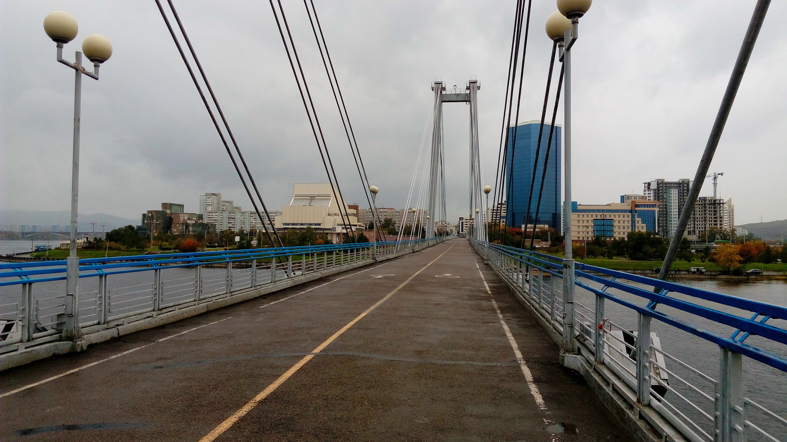 Gloomy autumn day. Nobody. The perfect time to walk and reflect - My, Krasnoyarsk, Autumn