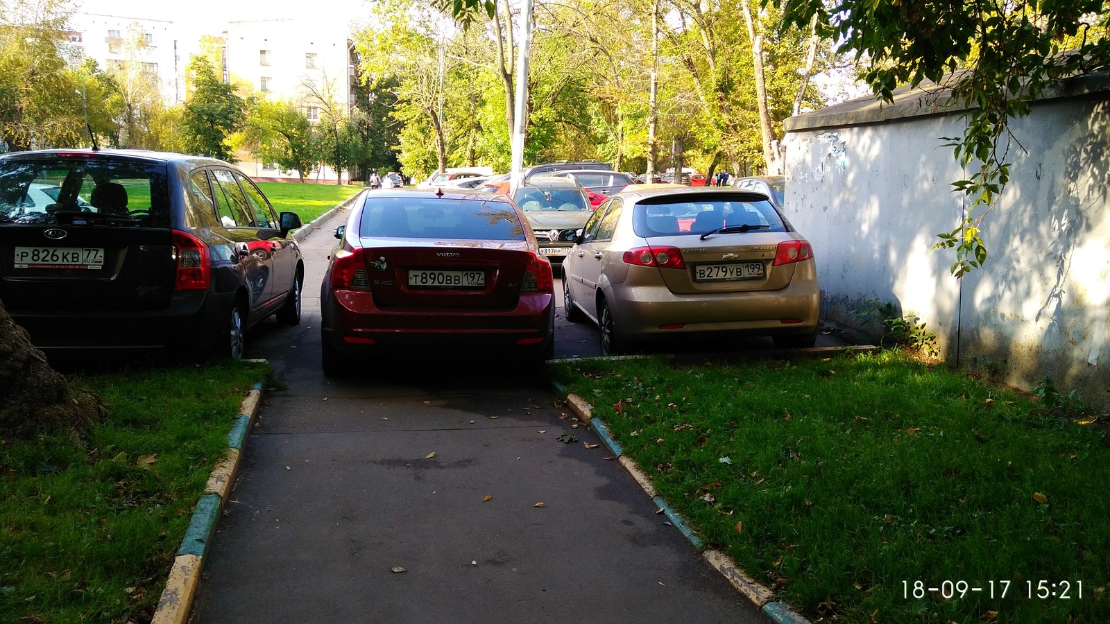 Doesn't anyone care? - My, Parking, Rudeness, Неправильная парковка