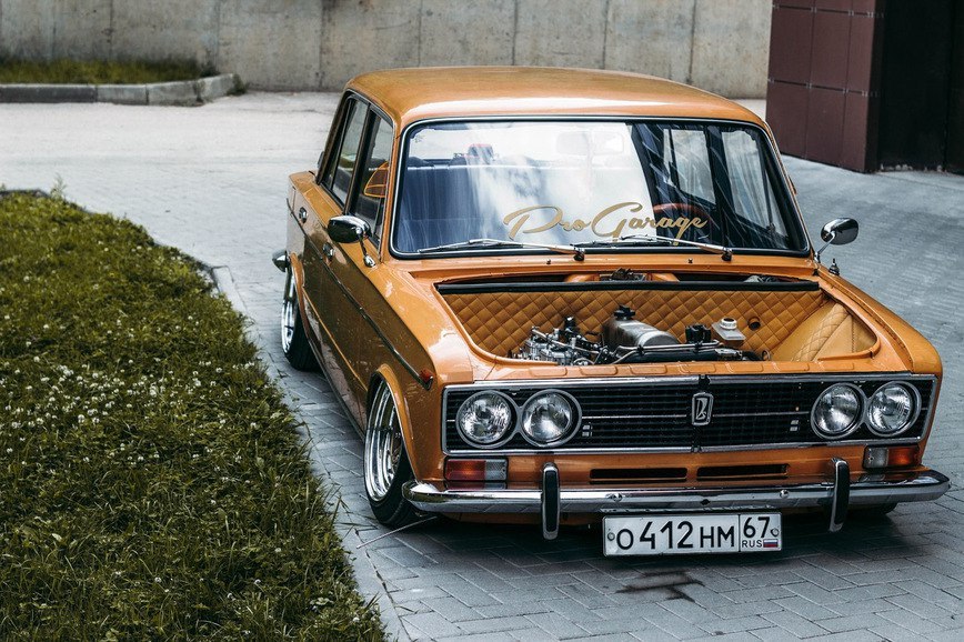 Stylish VAZ-2103 with air suspension, engine compartment shaving and rare DHLA40 carburetors - Vaz-2103, Air suspension, Auto, Tuning, Car, Longpost