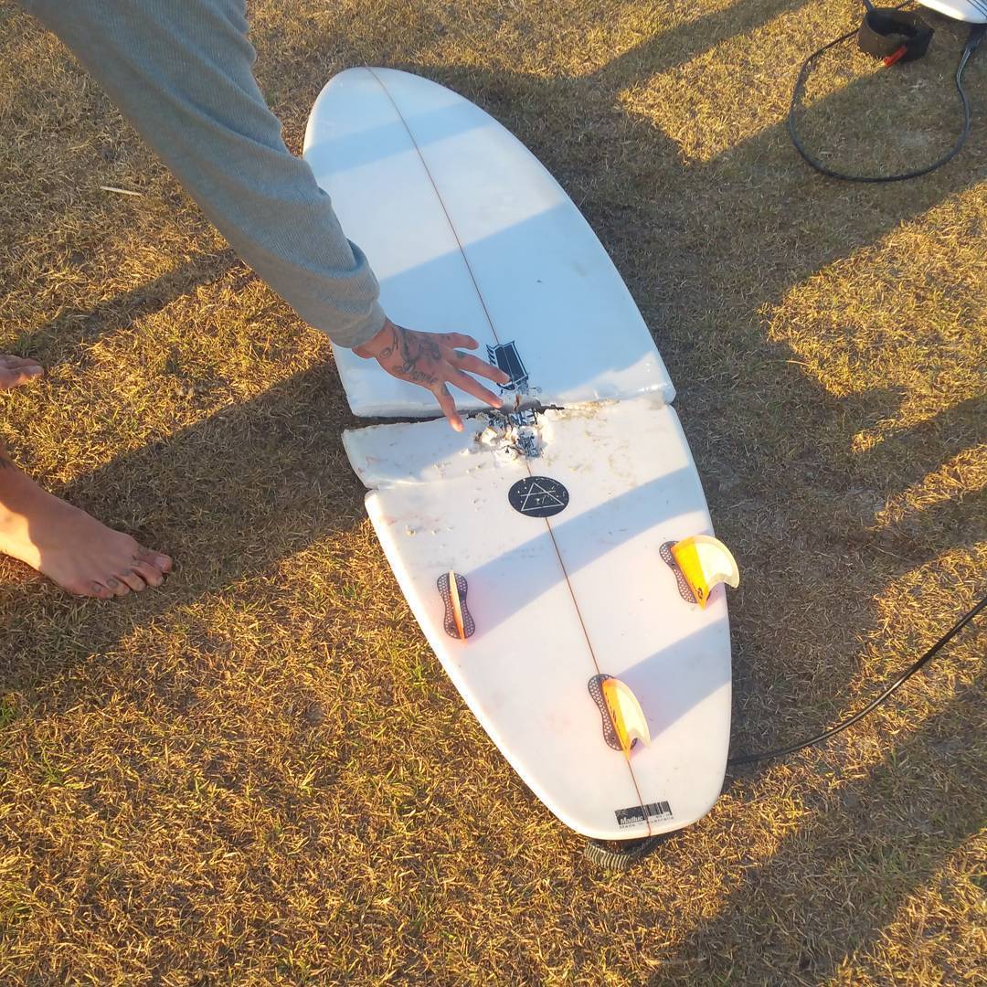 A great white shark almost killed a surfer, but he was able to fight it off with a piece of board - Shark, Surfing, Surfer, Luck, Survived, Danger, Longpost