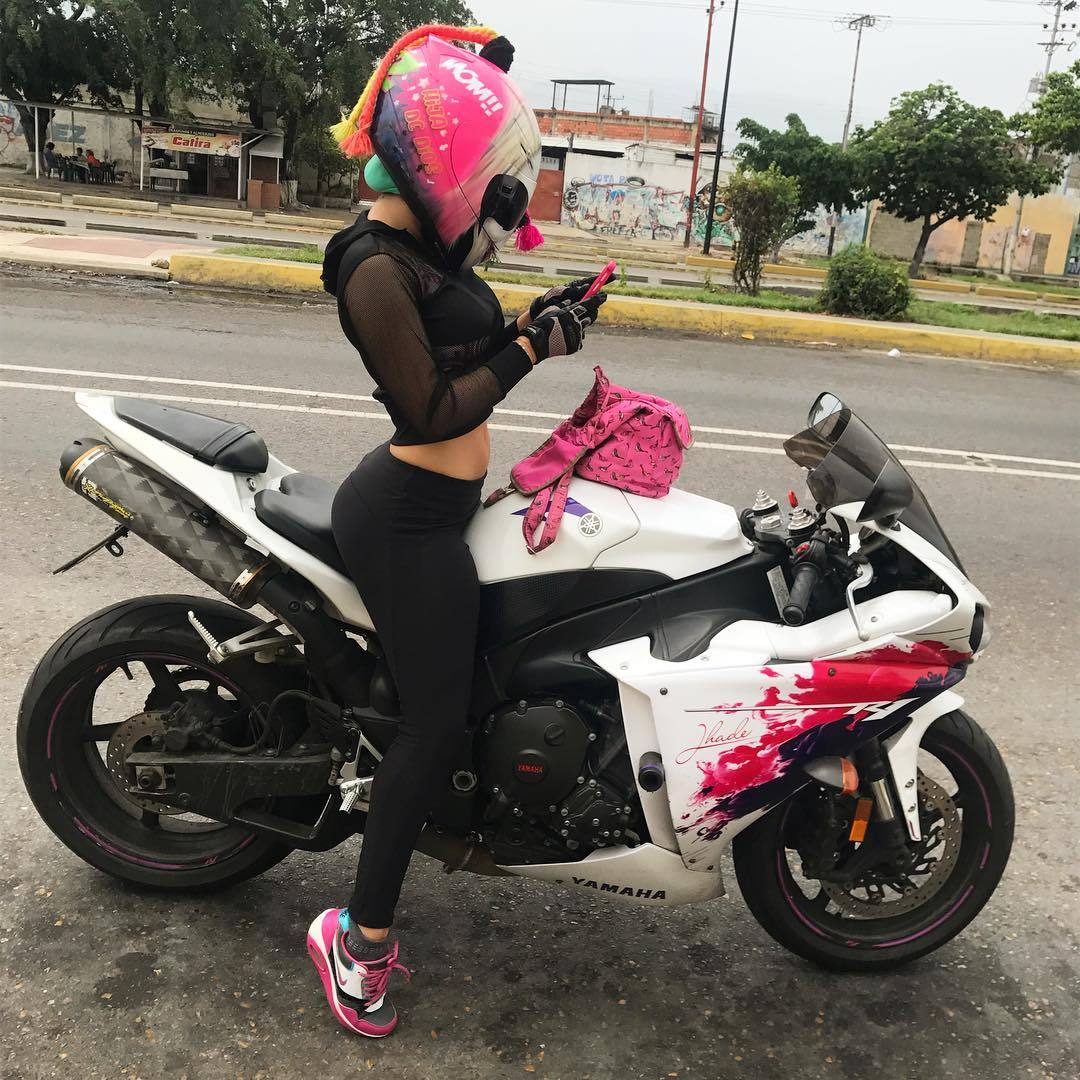 Yamaha R1 - Girls, Motorcycles, Moto