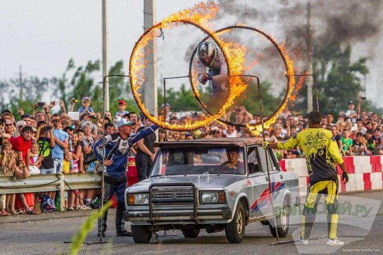 Stunt show in Voronezh! - My, Voronezh, Show, , Stuntman, Bigfoot, Transformers, , Extreme, Longpost