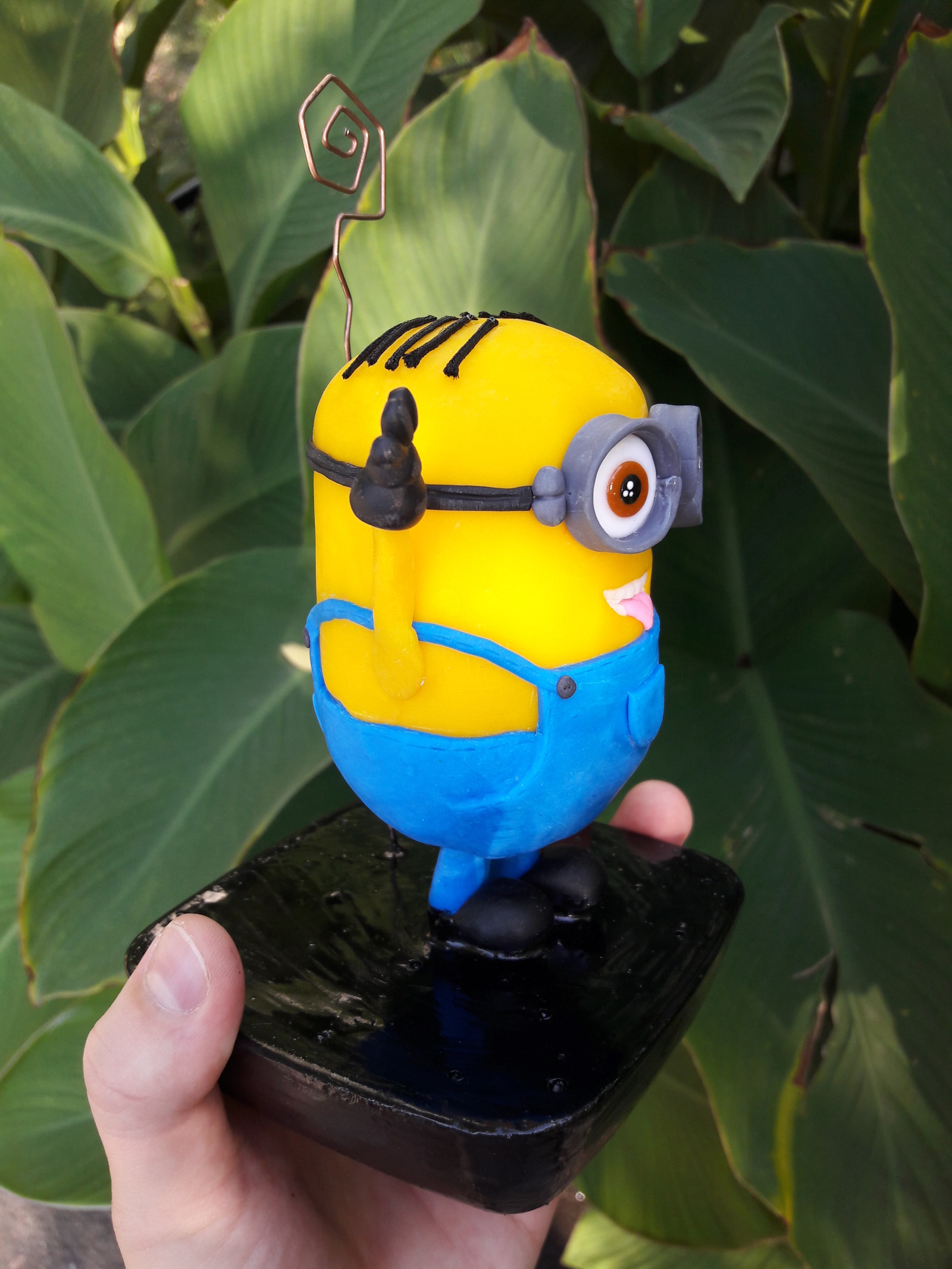 Stand for photo with MINION. What does it have to do with a tube of deodorant? - My, Polymer clay, Minions, Despicable Me, Needlework with process, The photo, Handmade, Polymer clay, With your own hands, Longpost