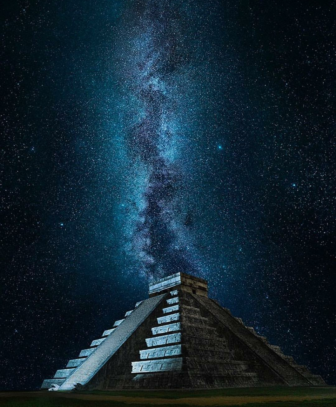 Starry sky - Mexico, Pyramid