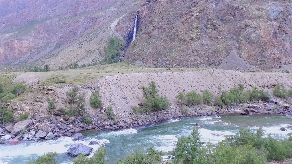 Waterfall in the Chulyshman valley in Altai. - My, Altai, Mountain Altai, Chulyshman, Chulyshman Valley, , Video, Altai Republic