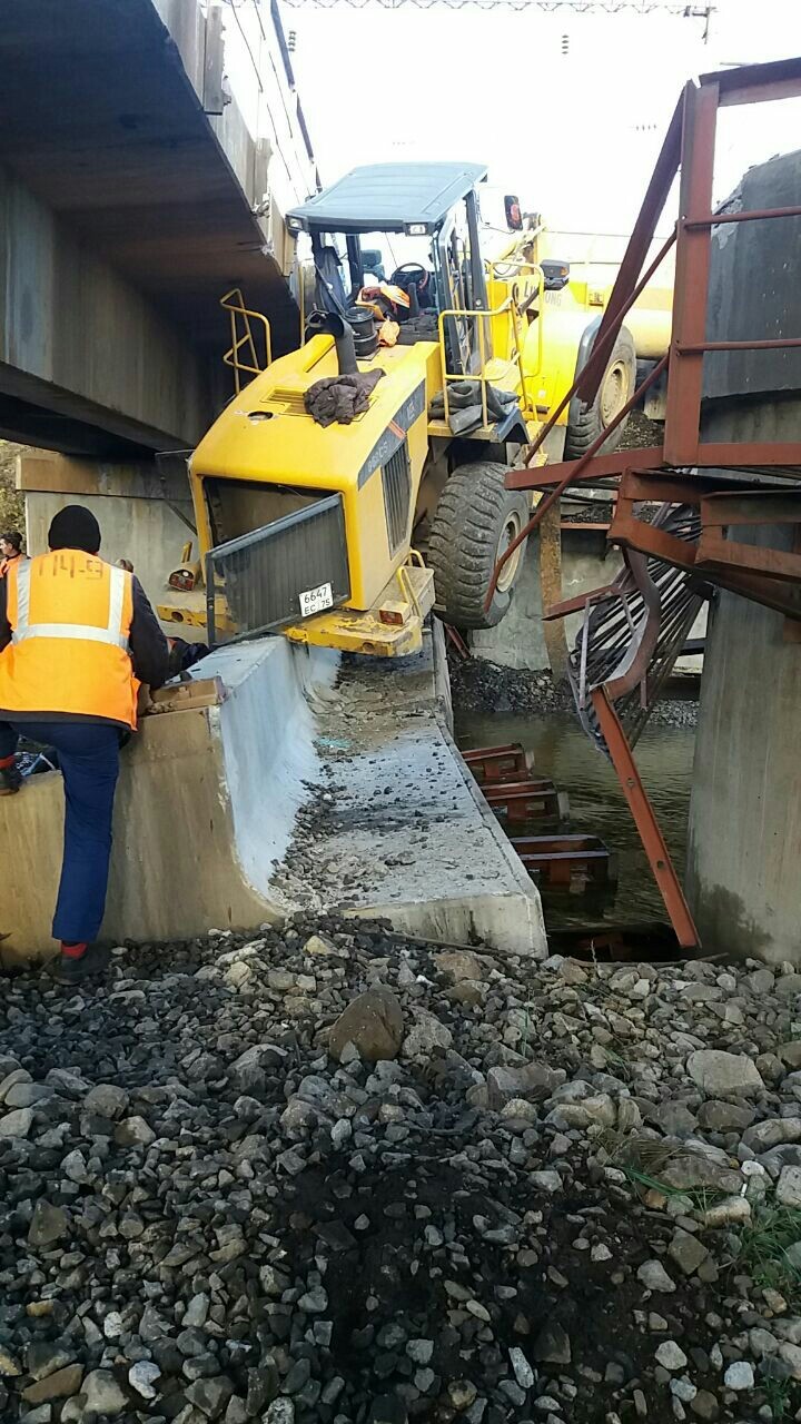 The collapse of the railway bridge at the Ksenyevskaya station of the Trans-Baikal Railway. - Crash, Railway, Transbaikalia, Bridge, Video, Longpost