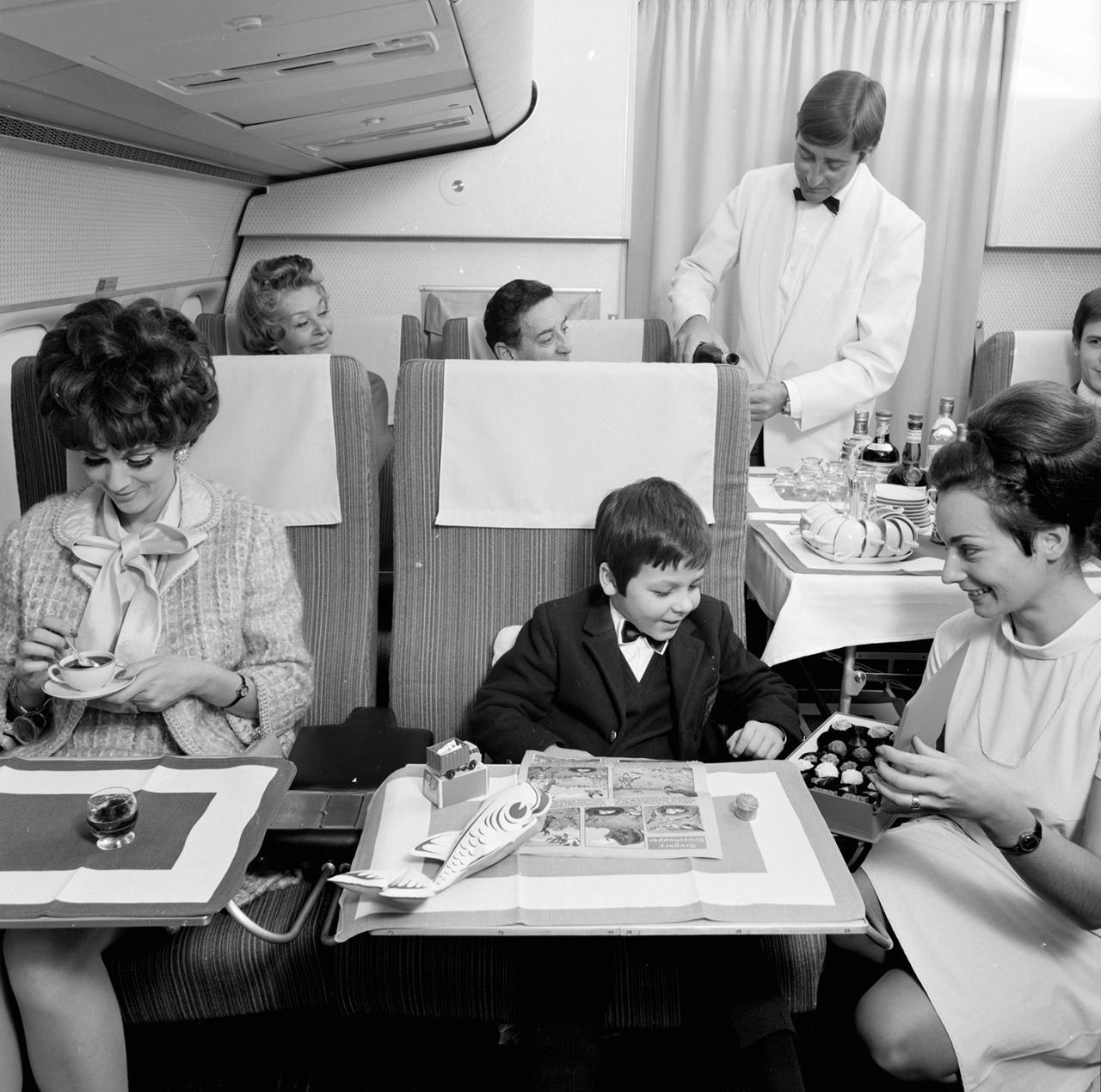 The golden age of air travel [Фейк] - Авиация, Фотография, История, 60-е, Длиннопост, Фейк