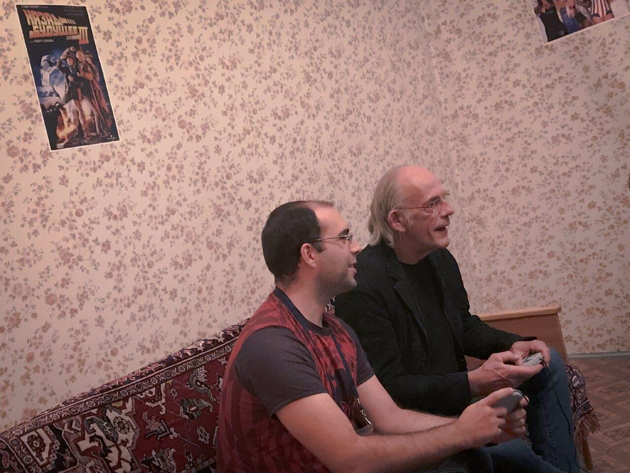 Christopher Lloyd on Igromir in a retro room - Igromir 2017, Igromir, Christopher Lloyd, Nintendo, Old school, Carpet