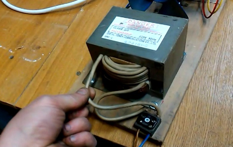 When there is no laser cutter for plywood - but there is an old microwave oven .. or, well, a very simple cutter - My, Microwave, , , Homemade, Longpost, Video