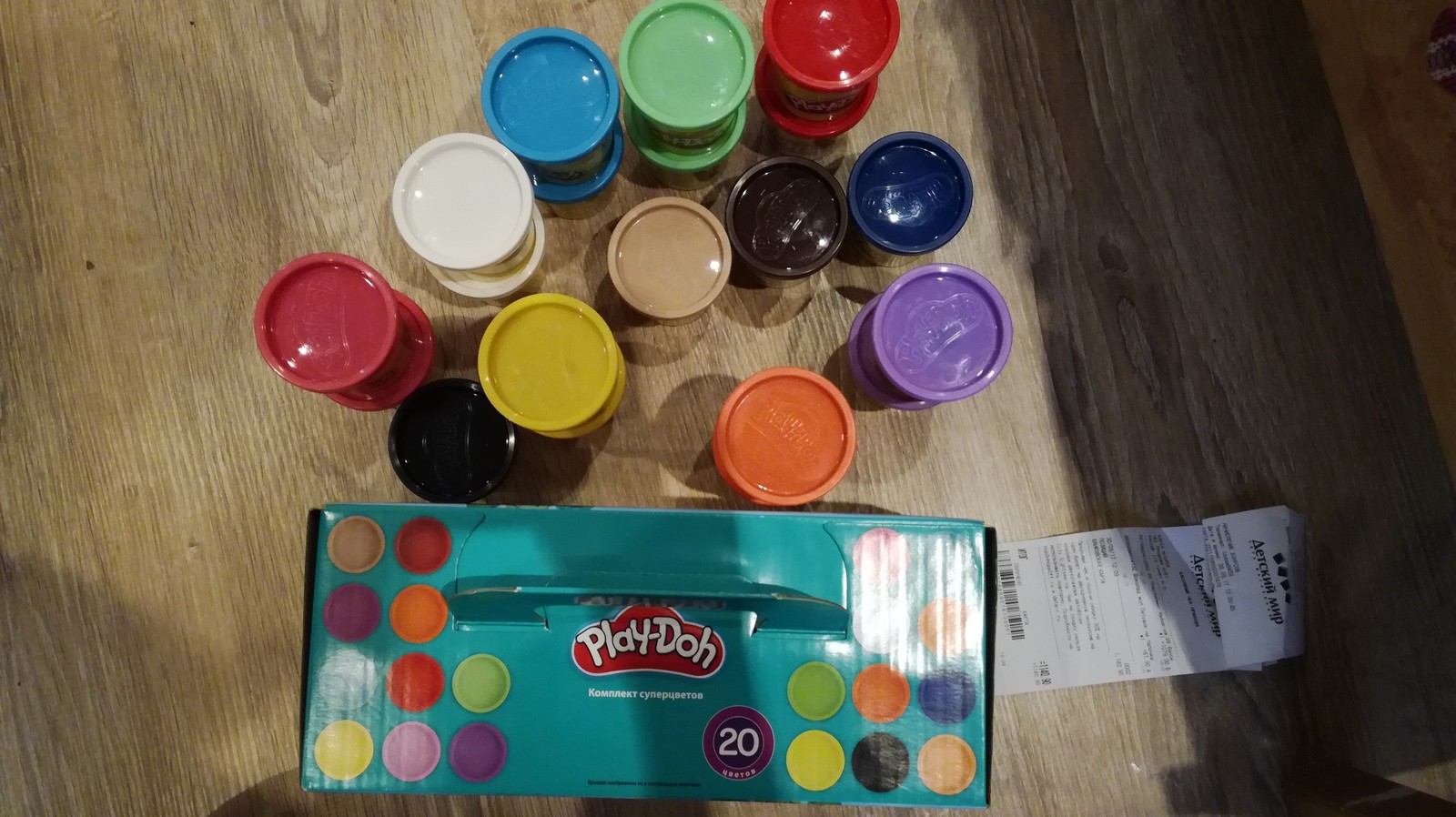 Одинаковые цвета в пластелине play doh - Моё, Пластилин, Play-Doh