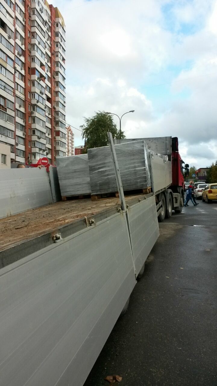 Lawn parking 80 level - My, Неправильная парковка, Stuck, Wagon, Longpost