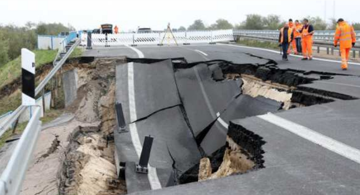 About German quality: Eastern Autobahn collapsed in Germany (PHOTO, VIDEO) - Germany, Autobahn, Video, Longpost