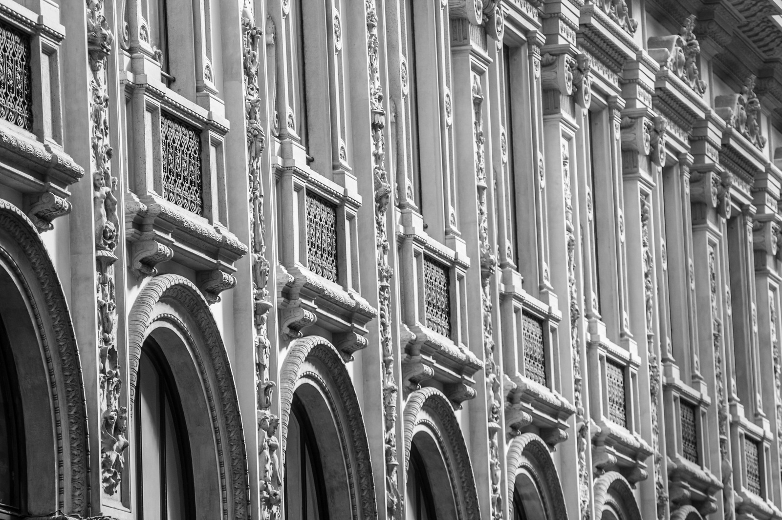 A bit of architecture - My, The photo, Nikon, Black and white, Architecture, Longpost