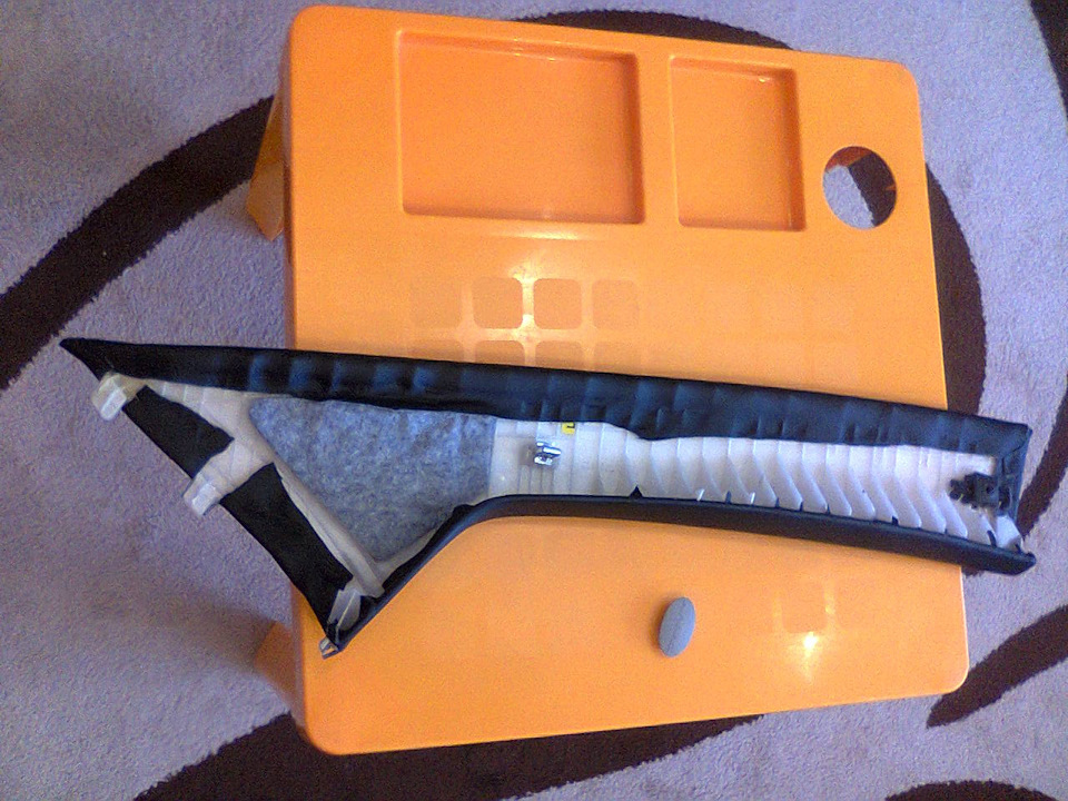 Обтяжка экокожей передних накладок стоек лобового стекла. | Пикабу