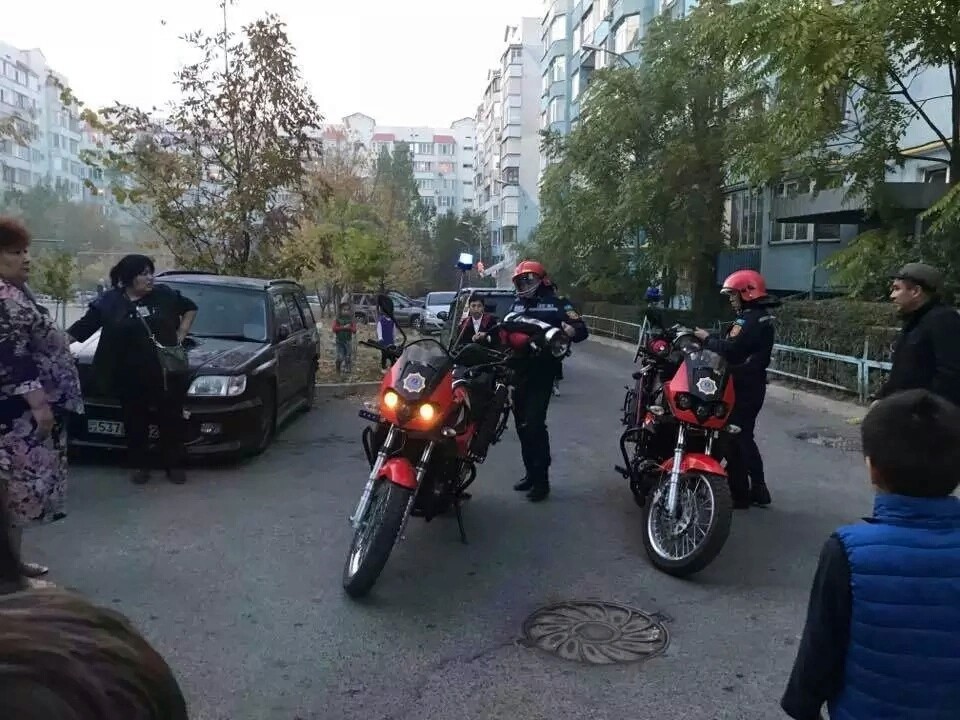 Rescuers on motorcycles quickly put out the fire surprised Almaty residents - Kazakhstan, Firefighters, Almaty, 