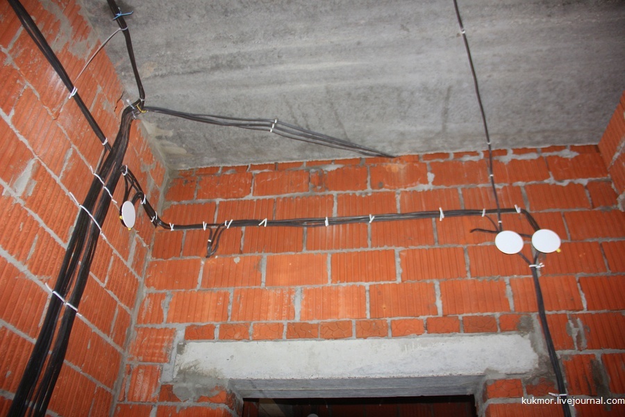 We build our house in Kazan in 90 days. 78-80 days. Wiring completed - My, Home construction, Kazan, House, The photo, My, Electricity, Ventilation, Gutter, Longpost