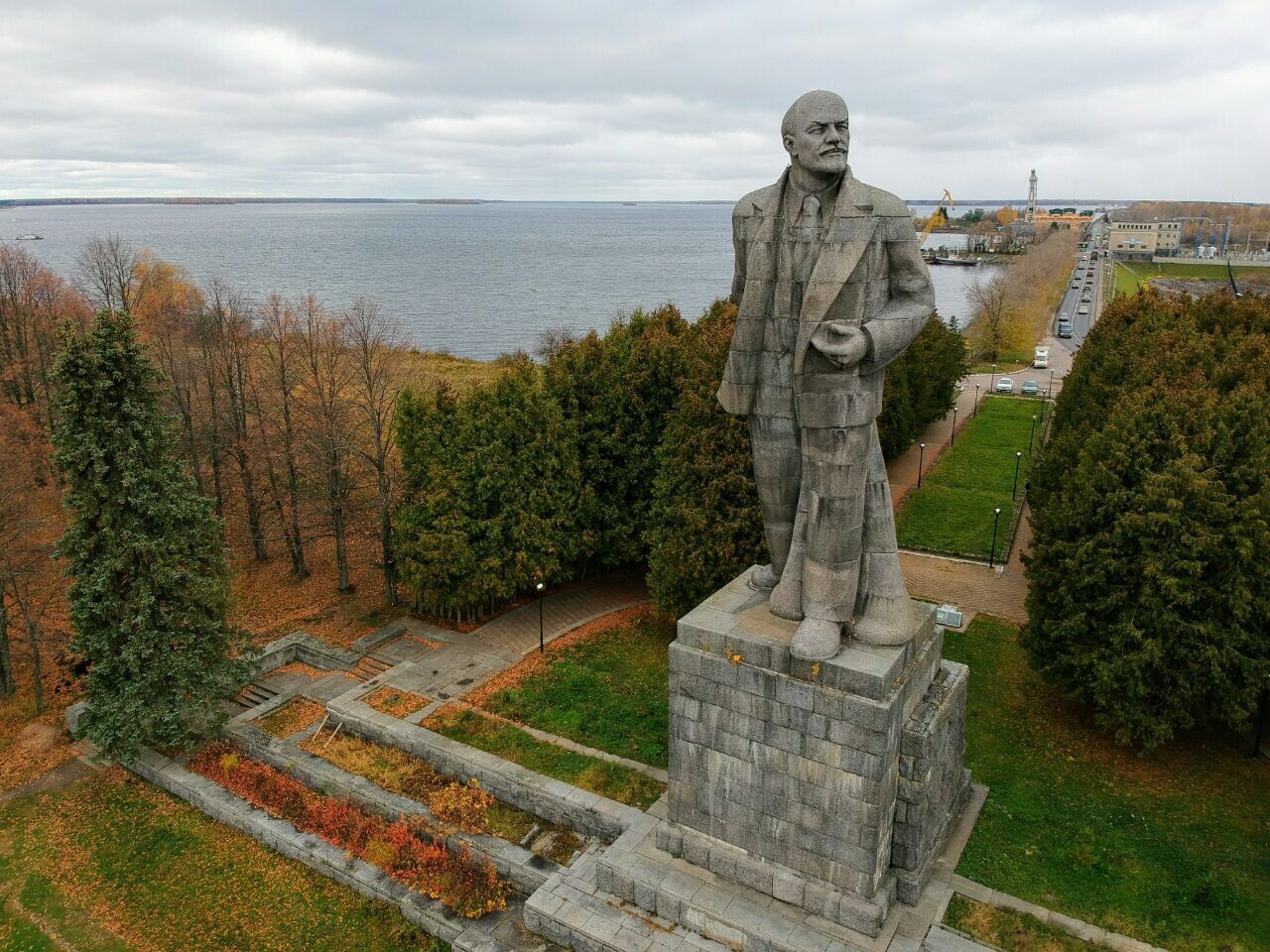 Lenin in Dubna - My, Lenin, Dubna, Quadcopter, Monument