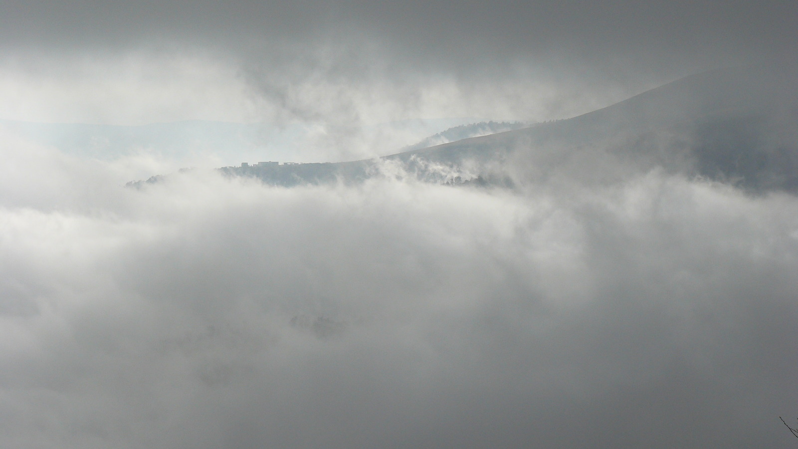 Walking among the clouds - My, The mountains, PVD, Fog, Sunset, Longpost