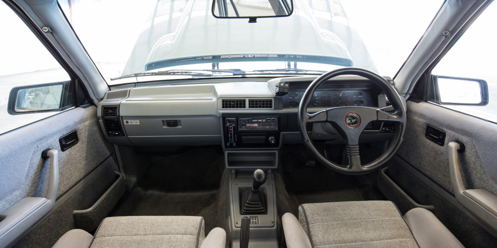 HSV SS Group A (VL) '1988 - Holden, PHOTOSESSION, Longpost