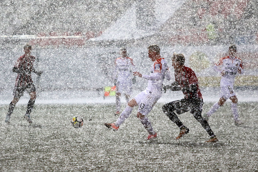 surovyj uralskij futbol match