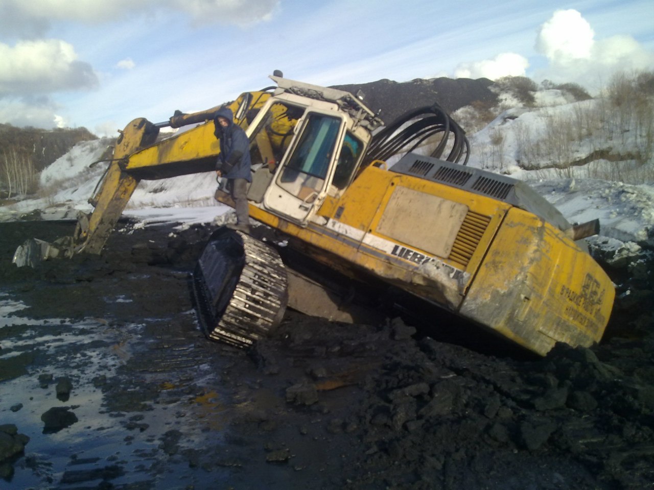 Excavator rarely fails twice - usually three times or more! - My, Excavator, Excavator operator, Error, Attraction