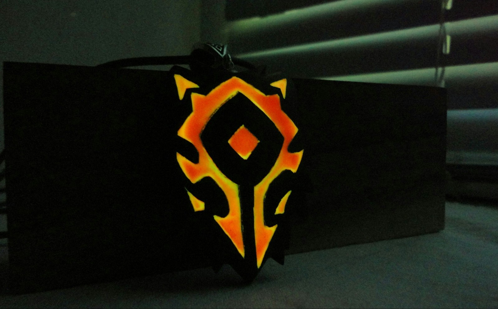 Alliance vs Horde - My, Horde, Alliance, World of warcraft, Glowing Amulets, Wood carving, Longpost, Amulet