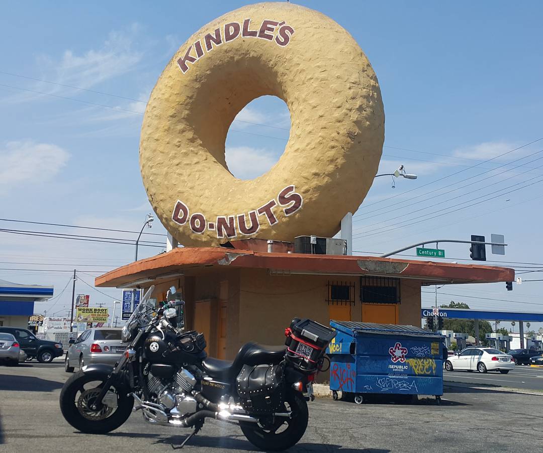 Kindle's Donuts - Kindles Donuts, Honda magna 750, Compton, Max trawor, Лос-Анджелес, Willowbrook, Калифорния, Honda